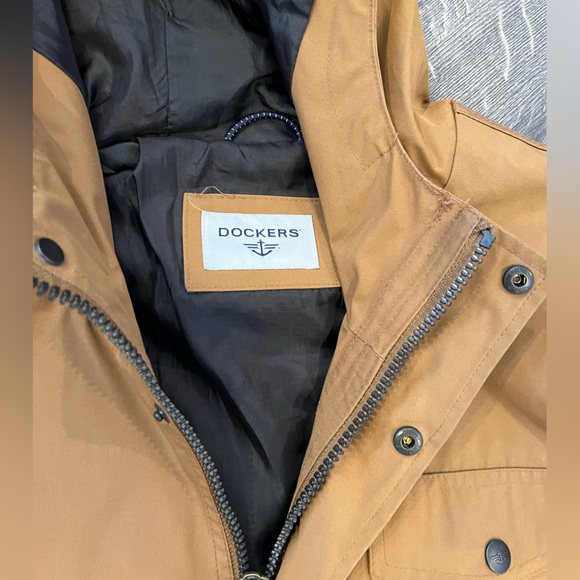 Men’s wind/rain jacket - Picture 2 of 3